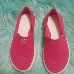 Pink crocs